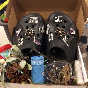 MYSTERY BOX -  Assorted Bundle w/ Facial Sponge and Brushes - New Items Only